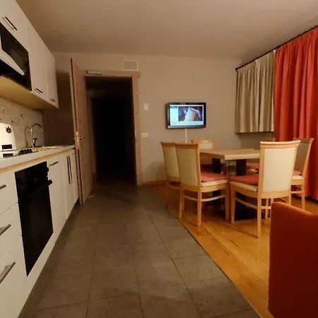 C'est La Vie Aparthotel